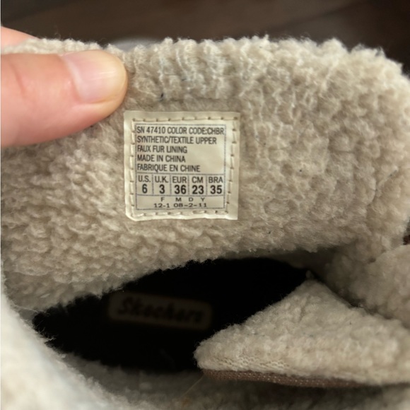 Skechers women’s winter boot - Picture 4 of 4